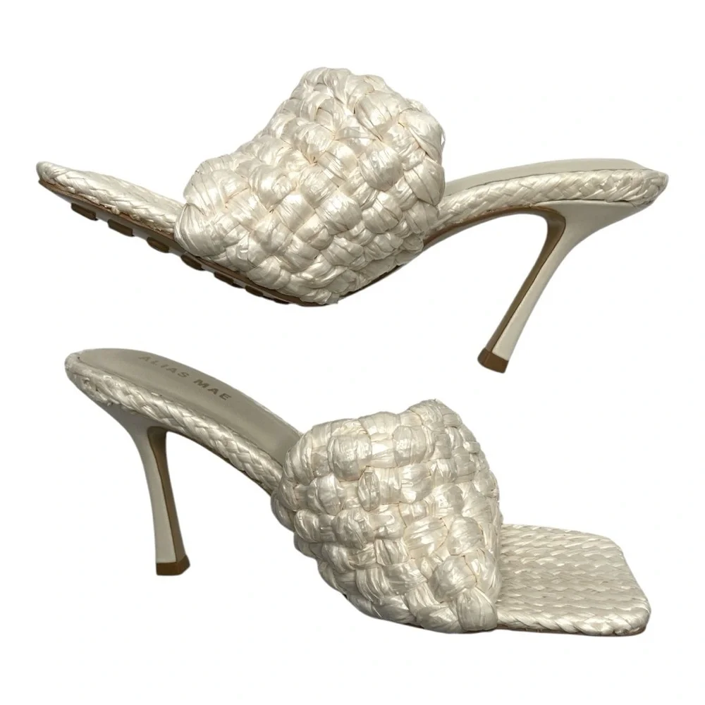 Alias Mae Woven Raffia Lennon Mule Sandal in Bone Size 38
